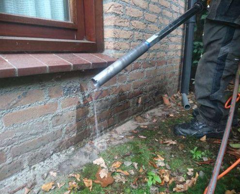 Kruipruimte-ventilatie-kaatsheuvel-gaten-boren Kruipruimte ventilatie Kaatsheuvel